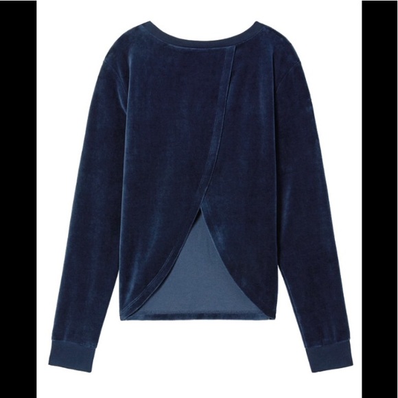 NIP S Victoria’s Secret Slit Velvet Lounge Sweater - Picture 2 of 4